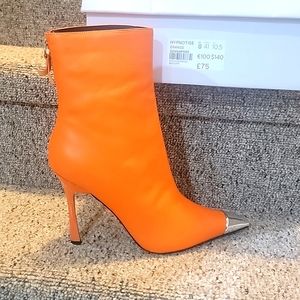 TOPSHOP shoes size 41, new with tag on shoe never worn.